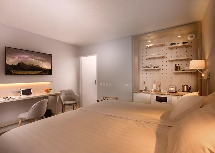 Citadines Geneve Voltaire 3*