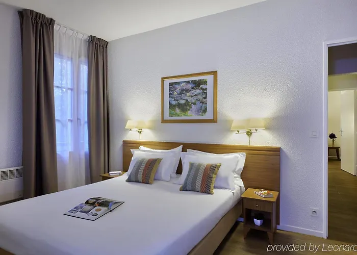 Apartahotel Citadines Geneve Voltaire 3*