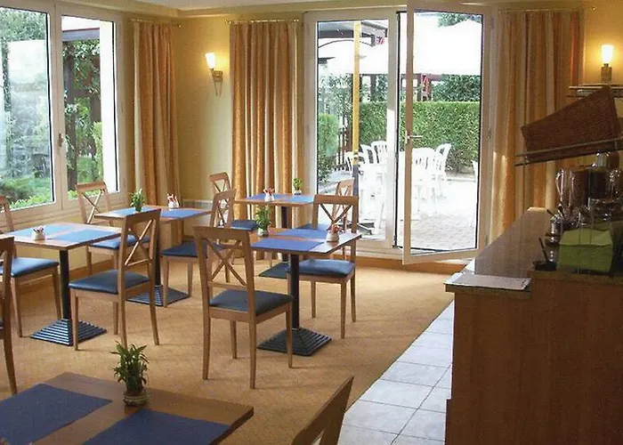 Apartahotel Citadines Geneve Voltaire 3*